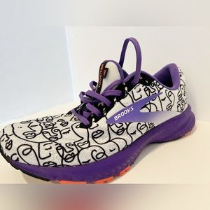 Women’s Brooks Running Shoes Size 9 Medium